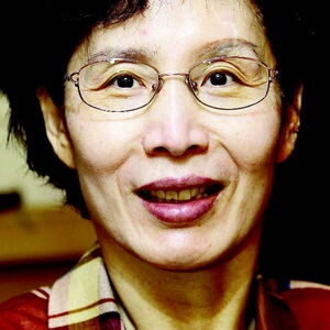 Portrait de la peintre de bouche Mi-Soon Han